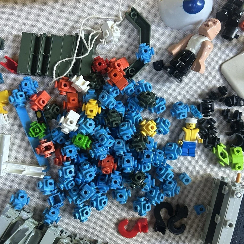 Vintage Fisher Price Construx 283pcs Building Mixed Parts Yellow Hard Case 1980s